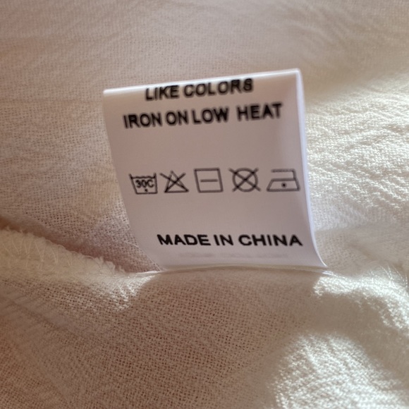 New IZURIA | White Floral-Embroidered Hi-Low Top size 3XL - Picture 11 of 12